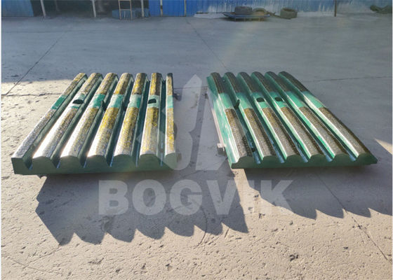 BOGVIK Revestimientos de mandíbula gruesa corrugada personalizados con inserción de carburo de titanio