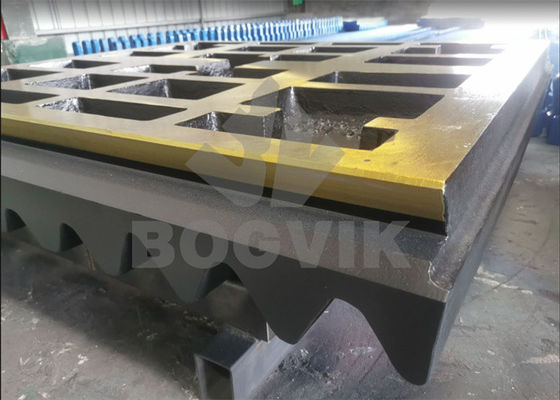 Placa de mandíbula fija de alto manganeso C150 con dientes de cantera MM0578984