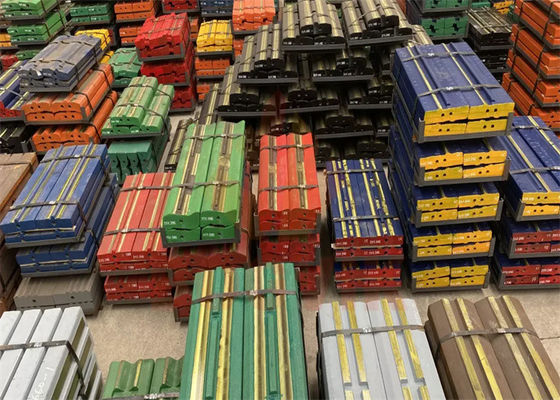 Diferentes materiales Acero de alto manganeso martensítico Inserto de cerámica de alto cromo Barra de soplado adecuada para diferentes trituración