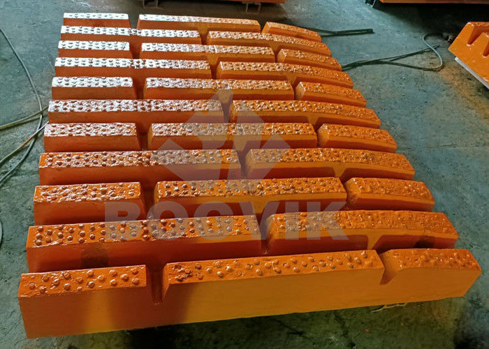 Cubiertas para trituradores de mandíbulas Mn22Cr2 con inserción de carburo de titanio Placa de mandíbula fija y móvil Duración de vida más larga